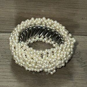 😉Bundle Days😉 Vintage Faux Pearl Stretch Expansion Bracelet Silver-Toned Band